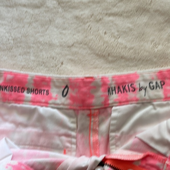 Gap shorts pink and white multi-size 0 - Picture 2 of 3